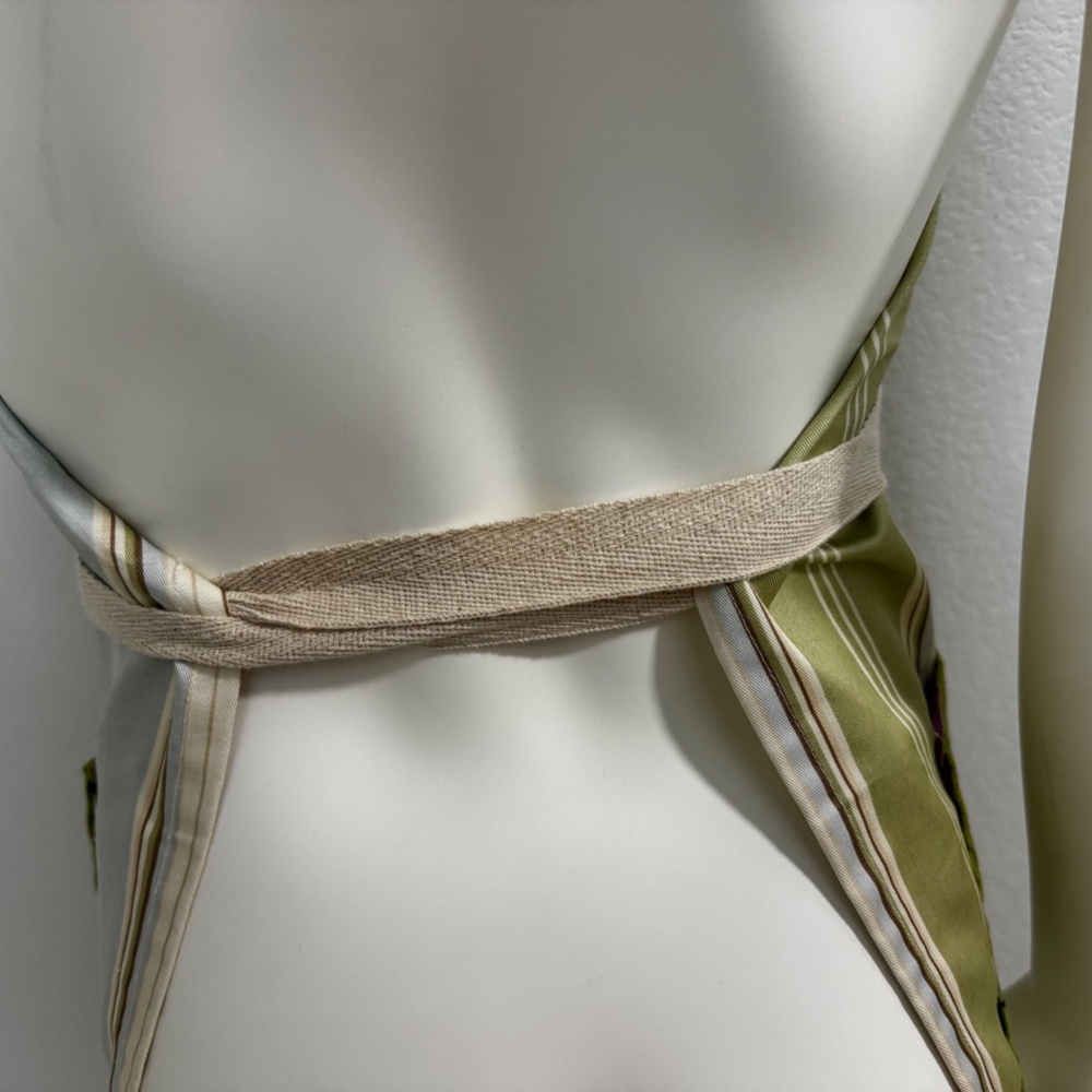 Hand Crafted Apron - Picture 9 of 9